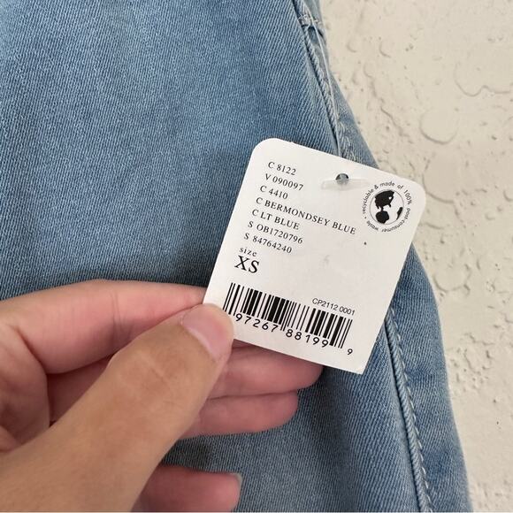 NWT We The Free In My Feelings Light Wash Mid Rise Crop Bootcut Jeans XS - Picture 5 of 9